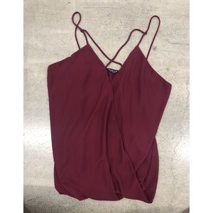 Fashion Nova : Burgundy criss-cross top - L